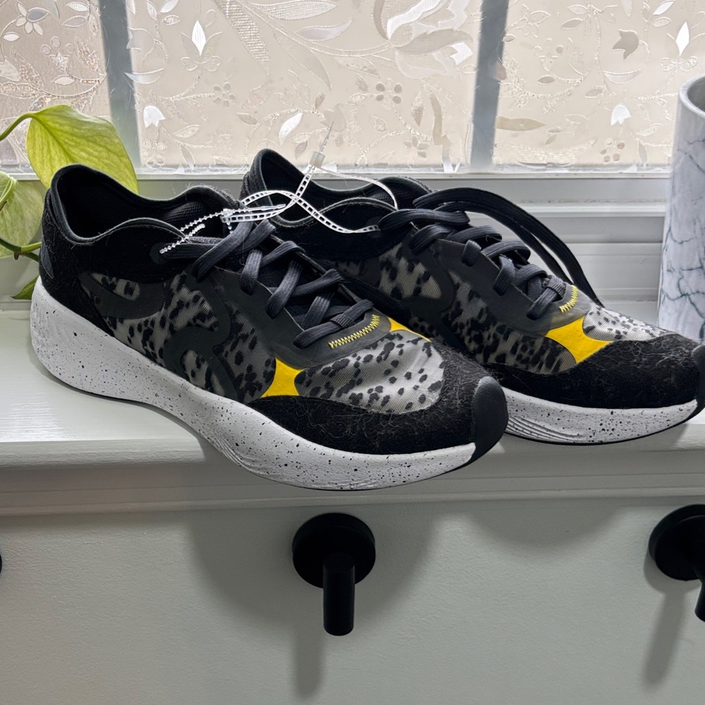 Jordan Black and Yellow Patterned Sneakers